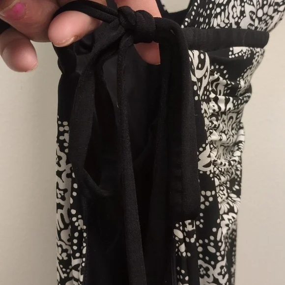 Stunning Halter Dress with Floral Design - Picture 7 of 13